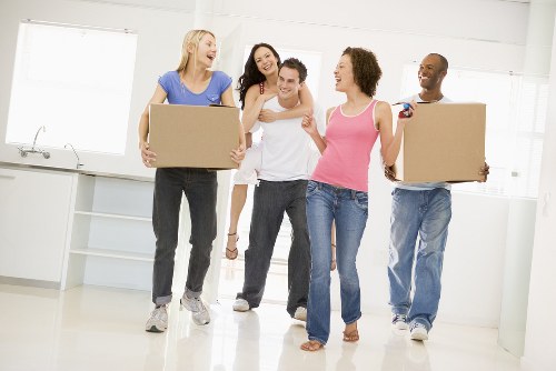 Moving boxes and small furniture for students in Brentford