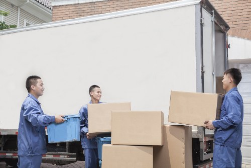 Fragile packing supplies for apartments and houses in Brentford