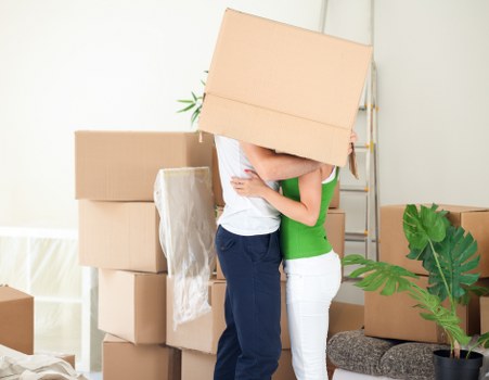 Professional packing support for fragile household items in Brentford