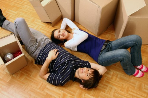 Apartment and household removal support in Brentford